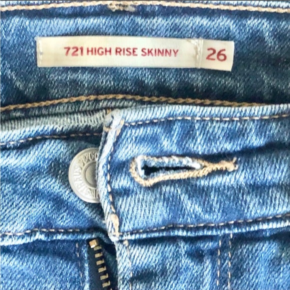 | levi’s • 720 hi-rise skinny distressed medium wash denim jean • size 26 | - Picture 4 of 4